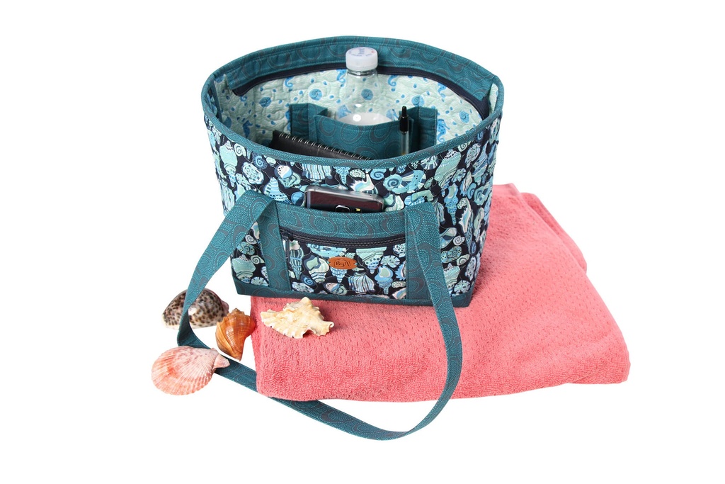 Model - Two Little Totes #09