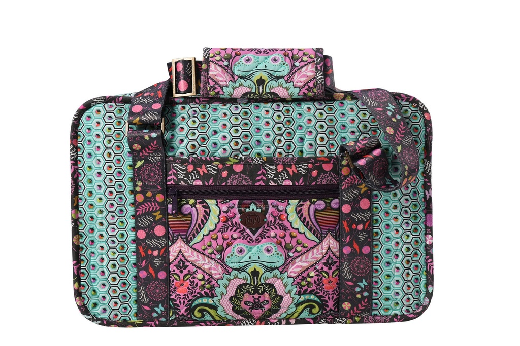 Model - Stitcher's Suitcase #05