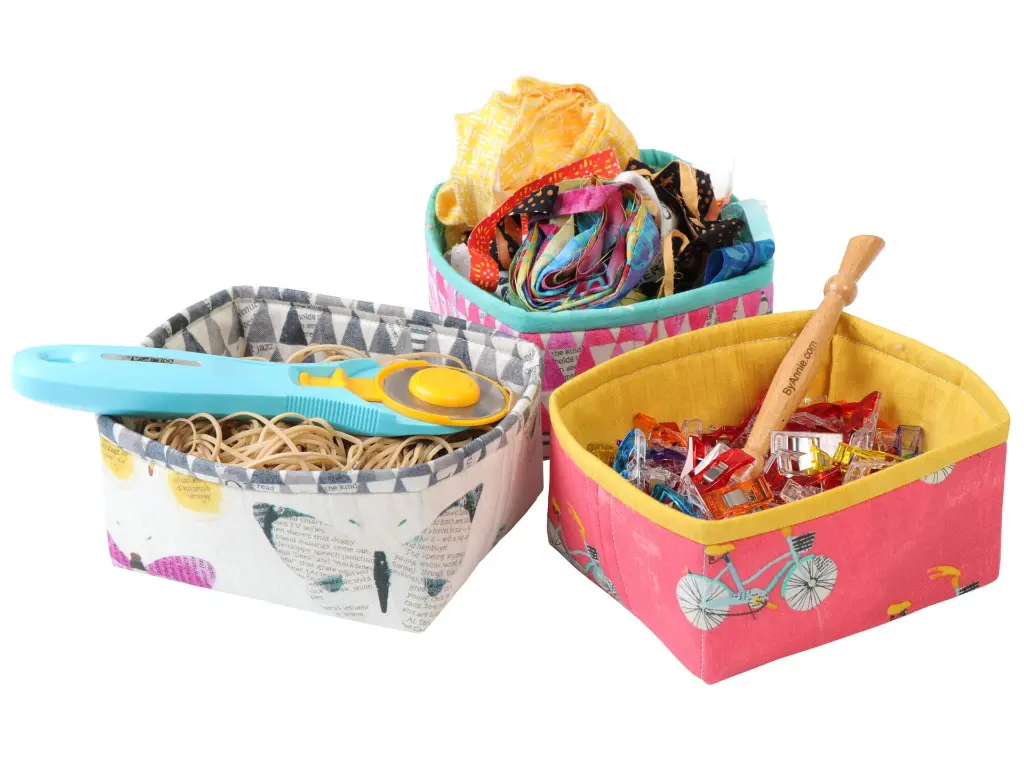 Petit Four Baskets-IMG_7358-white-opt.webp