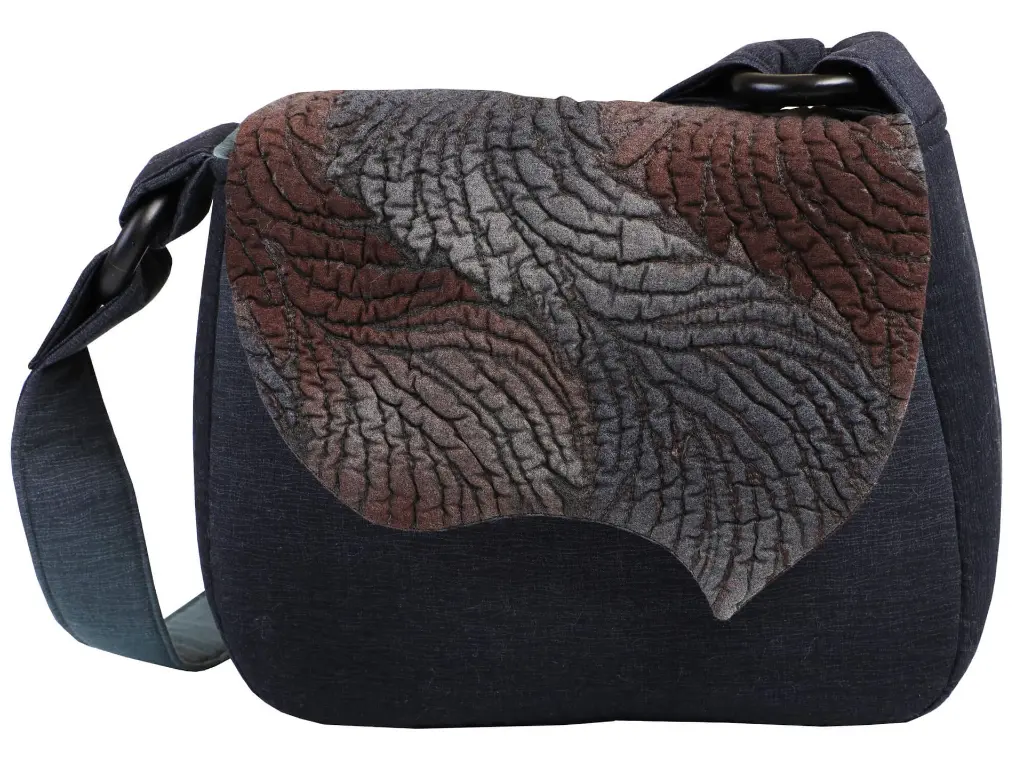 SerenityShoulderBag2-IMG_0098-white-opt.webp