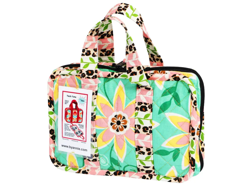 TechTote-IMG_01222-white-opt.webp