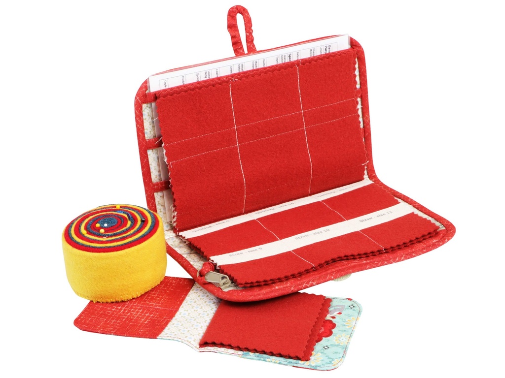 Model - Needle Case & Wool Pincushion #04