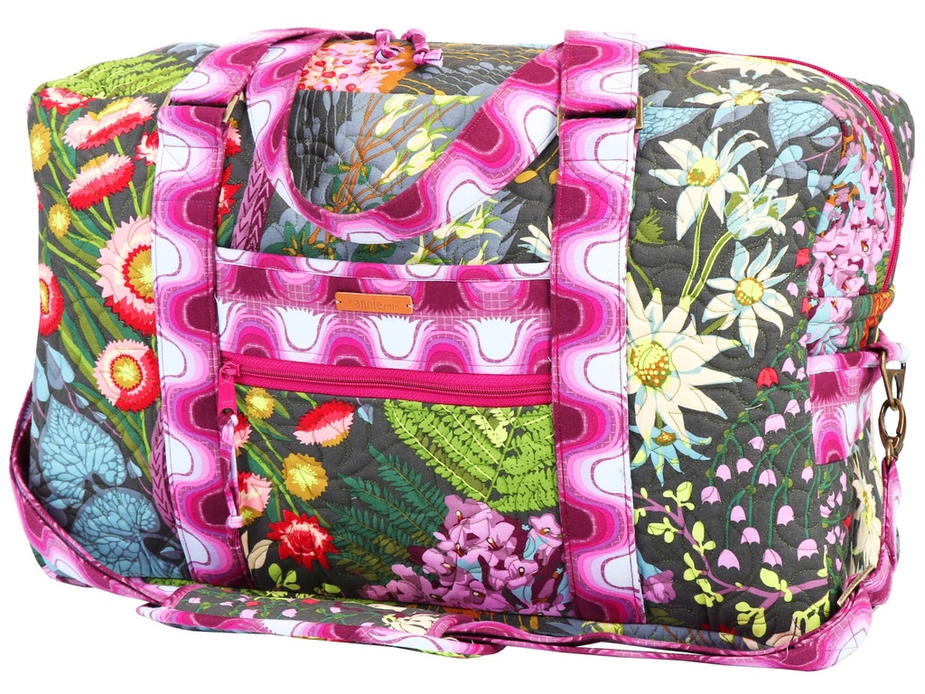 Model - Round Trip Duffle #09