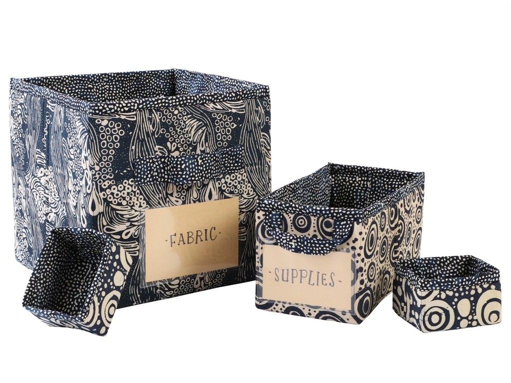 Model - Contain Yourself #09