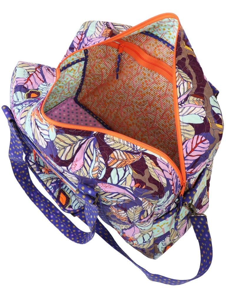 Model - Round Trip Duffle #15
