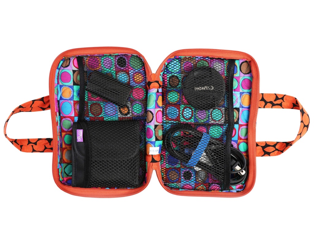 Model - Tech Tote #04