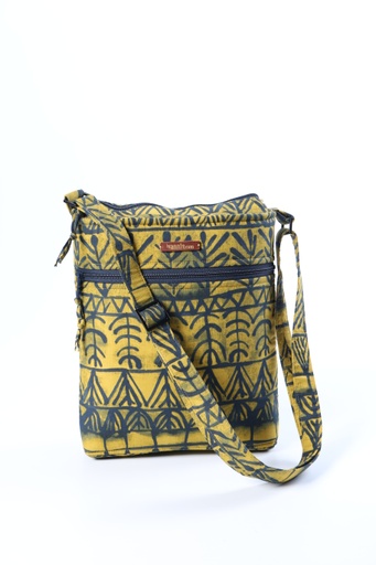 Model - Daytripper II Crossbody Case #04