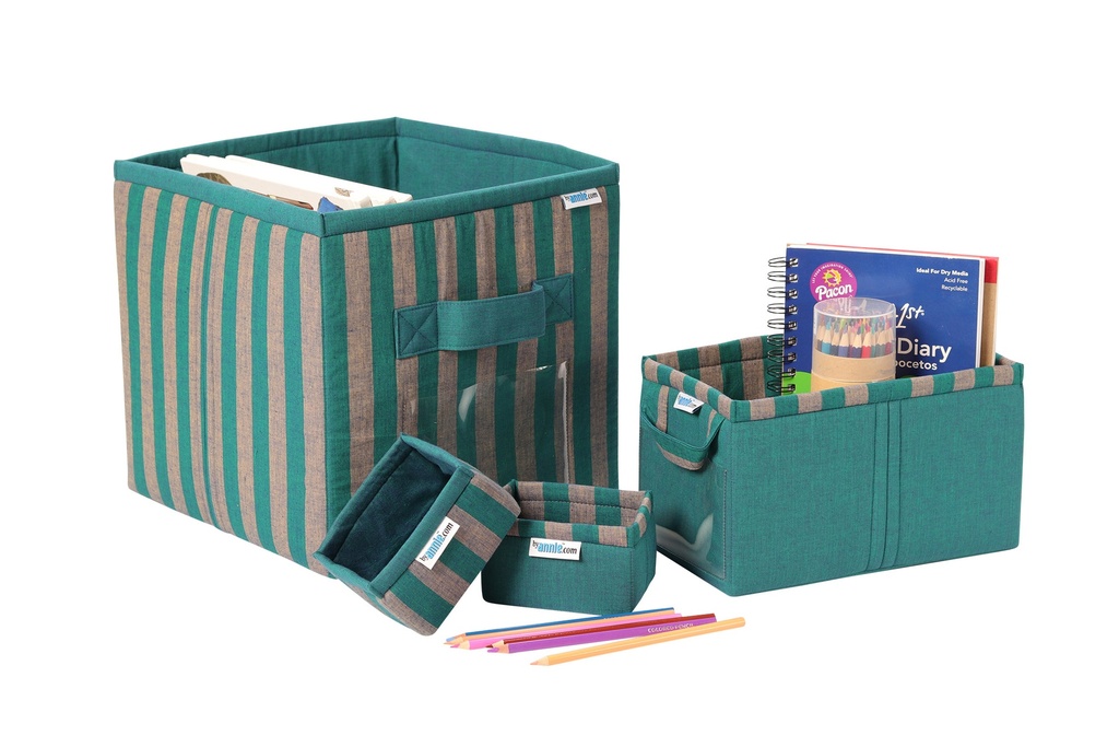 Model - Contain Yourself #16