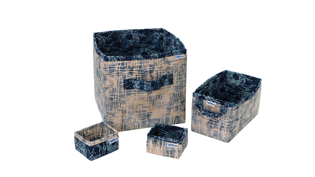 Model - Contain Yourself #17