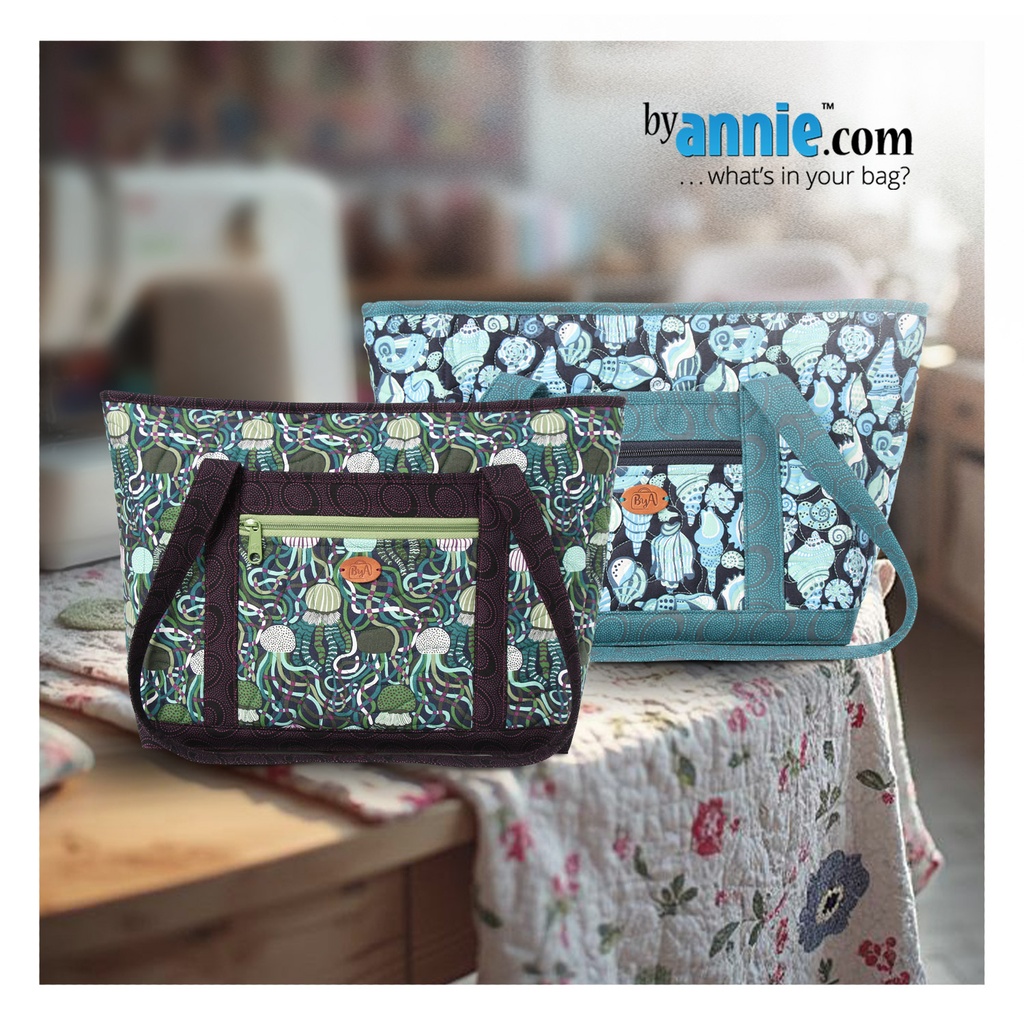 Model - Two Little Totes #09