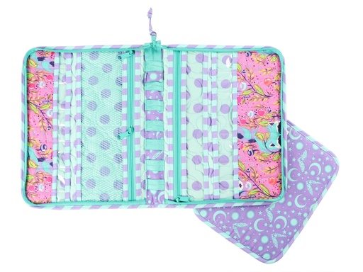 [M-PBA272-13] Model - Running With Scissors #13