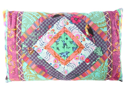 [M-LWD211-06] Model - Gypsy Pillows #06