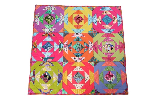 [M-LWD218-01] Model - Perfect Pineapples #01