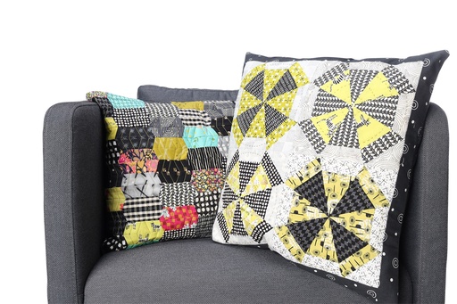 [M-LWD221-01] Model - Spiderweb Pillows #01